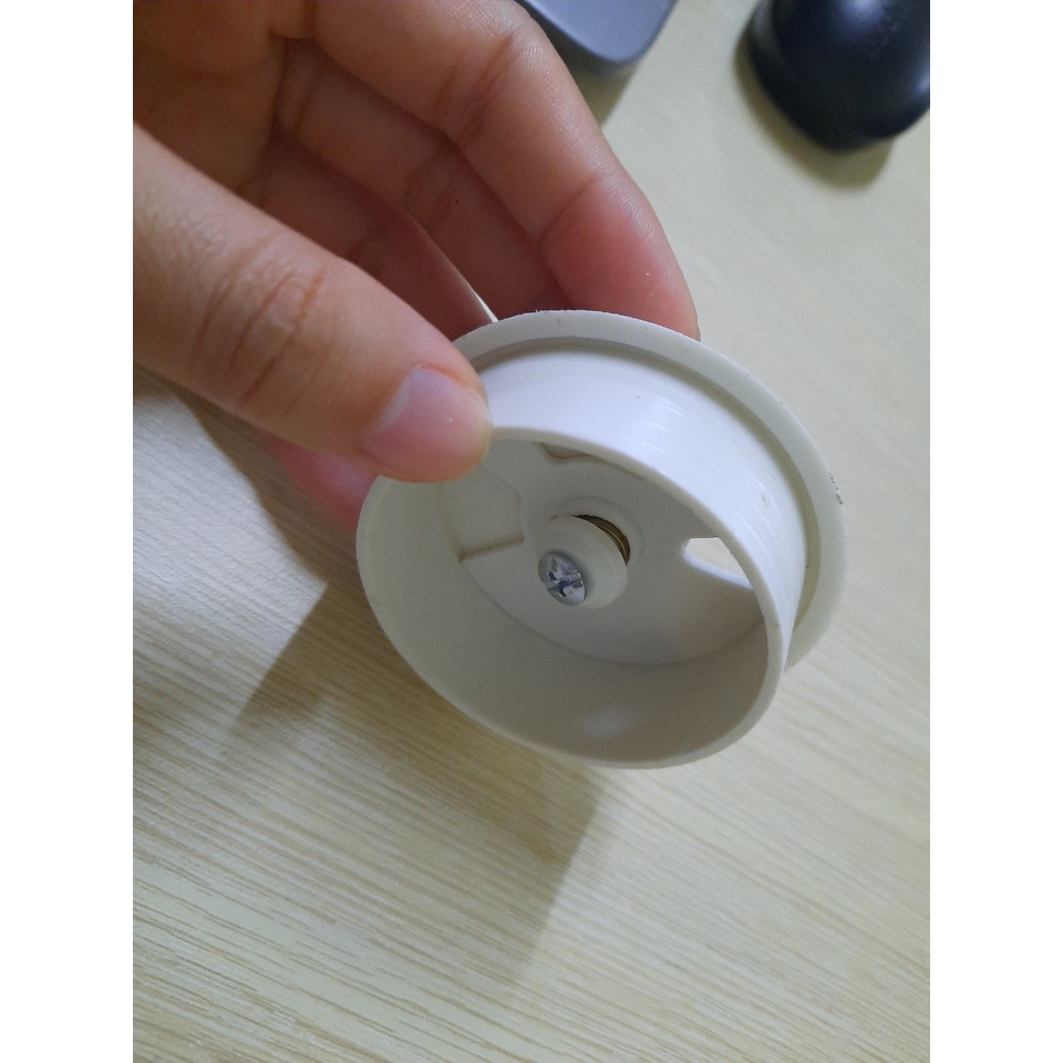 Nắp luồn dây điện bàn làm việc