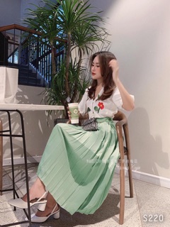 Set áo thêu hoa chân váy