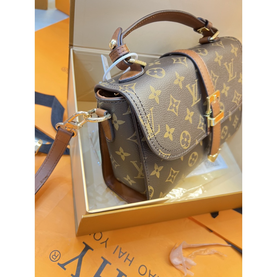 _Mẫu Túi LV Này Em Đang Sẵn 2 Bản Hoa Văn khác Nhau__