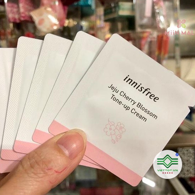 Kem Dưỡng Trắng Da Nâng Tone Tức Thì Innisfree Jeju Cherry Blossom ToneUp Cream