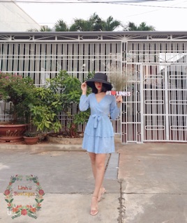 Váy chấm bi tầng xòe