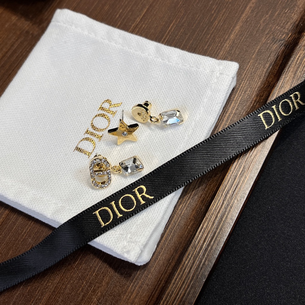 Bông Tai Dior Hình Vuông Đính Đá Bằng Thép Titan Thời Trang Sang Trọng Cho Nữ