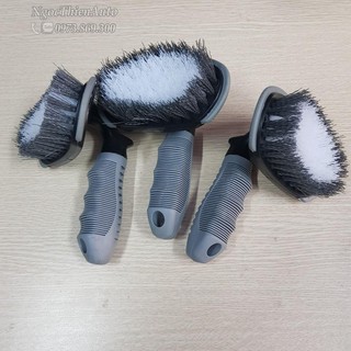 Bàn chải cọ lốp xe ô tô – xe hơi mẫu 1
