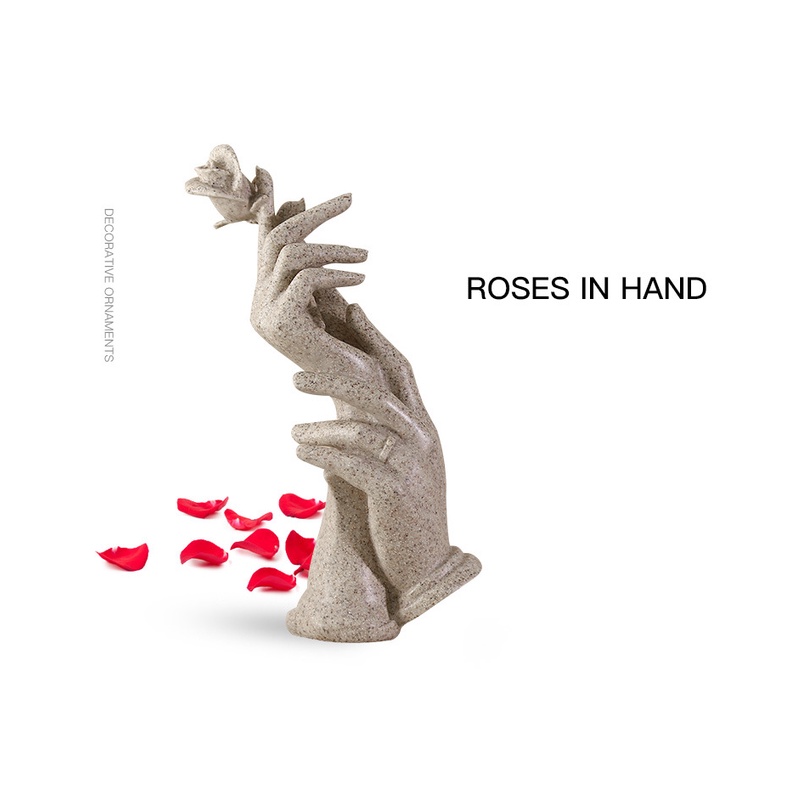Tượng Bàn Tay Vàng Cầm Hoa Hồng decor nhà cửa