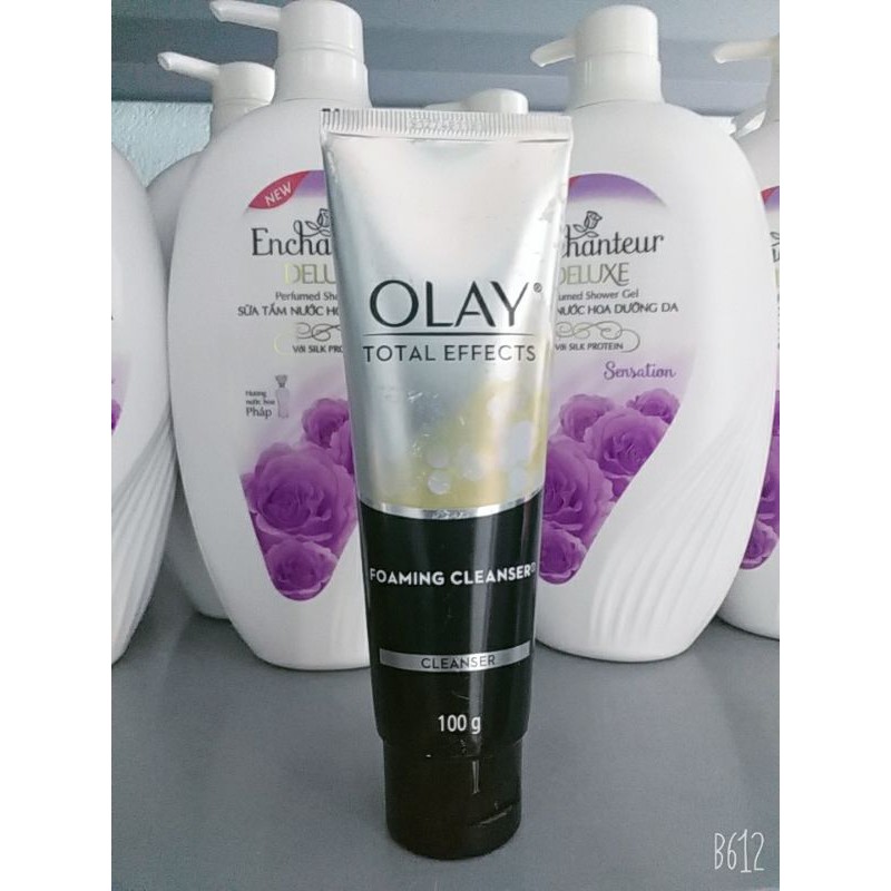 Sữa rửa mặt tạo bọt Olay 100gr(trầy nhẹ)