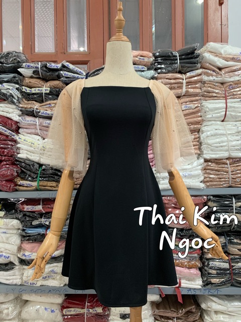 Đầm trắng xoè cổ vuông lưới nhũ đóng hạt | BigBuy360 - bigbuy360.vn