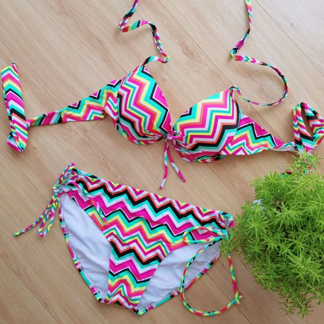 Bikini rời thổ cẩm xinh ( ảnh shop chụp)