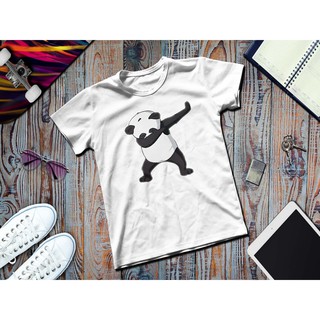 Áo thun in hình con gấu trúc có cách đứng dễ thương