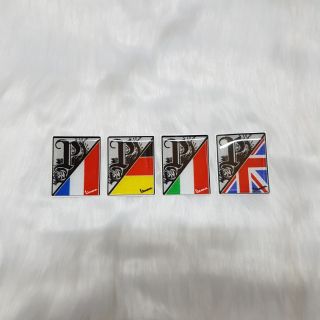 Logo P dán cavat tất cả xe vespa và logo dán đế bs , giành cho xe đã lắp đế bs châu âu