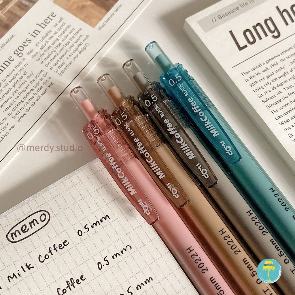 Bút bấm DOMI Milk Coffee mực đen ngòi 0.5mm