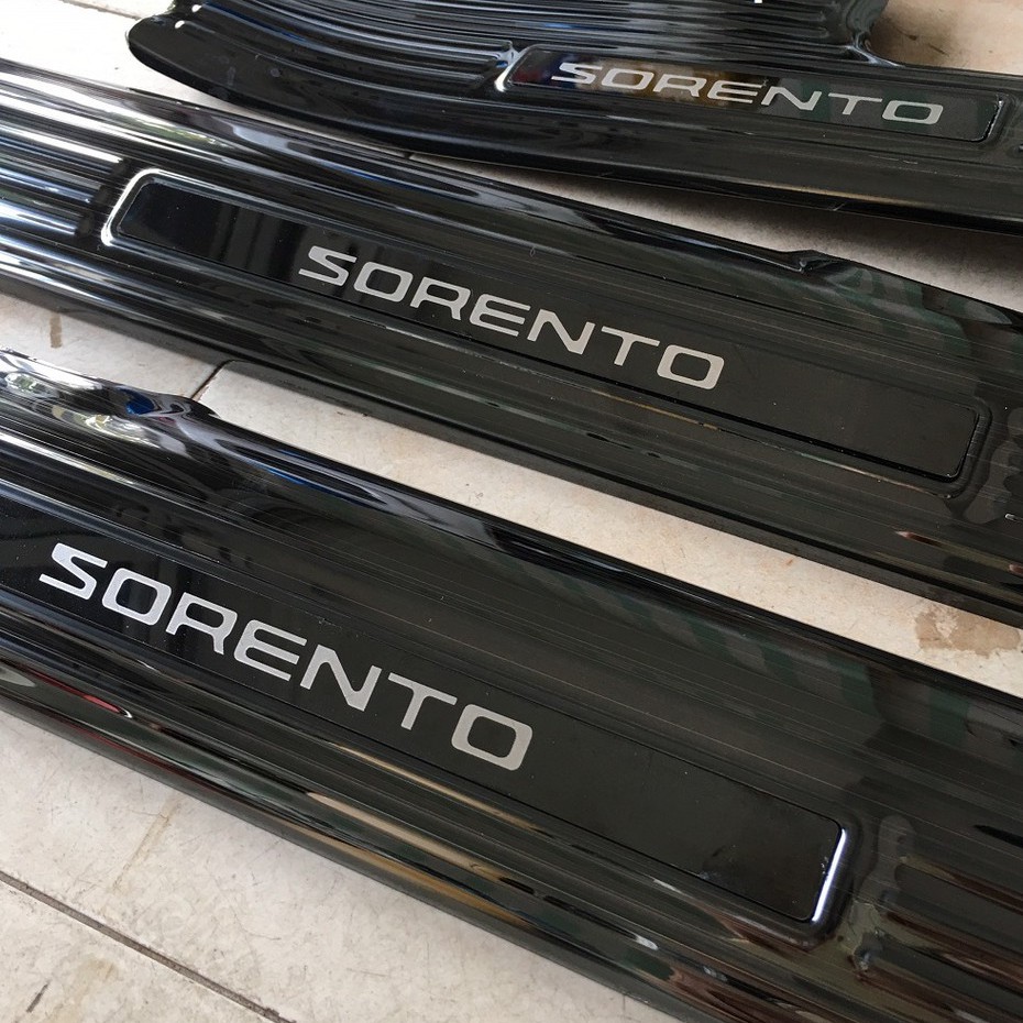 Ốp bậc cửa trong xe Sorento 2021 titan cao cấp