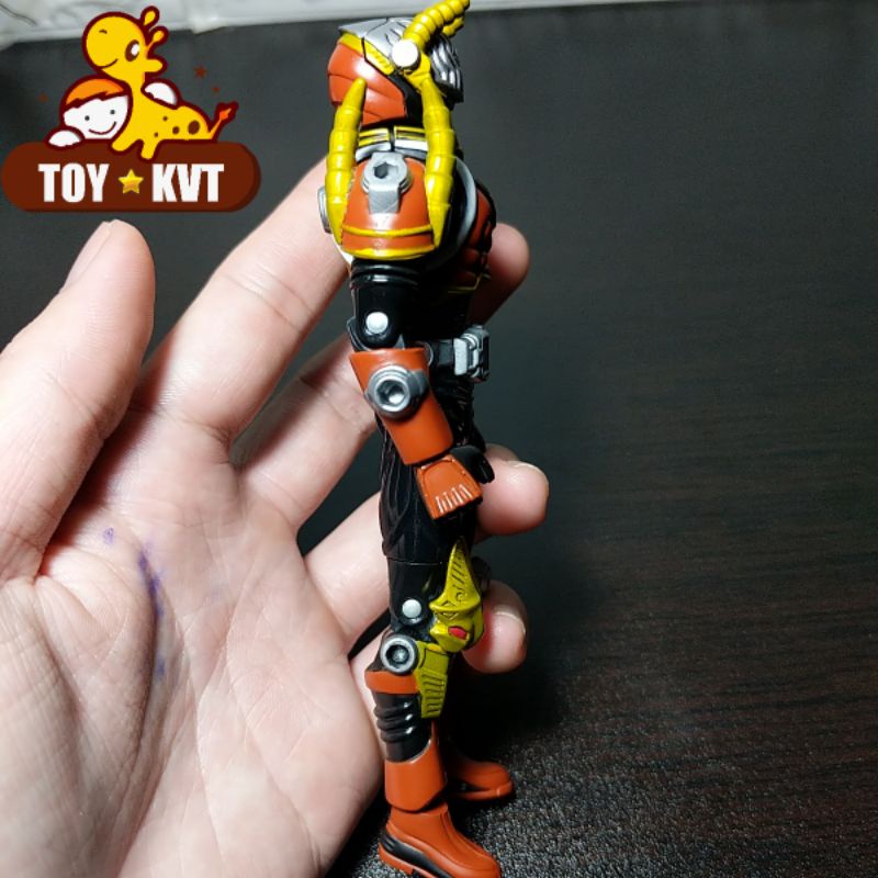 Mô Hình SHS Kamen Rider Imperer Đủ Phụ Kiện Chogokin Kim Loại