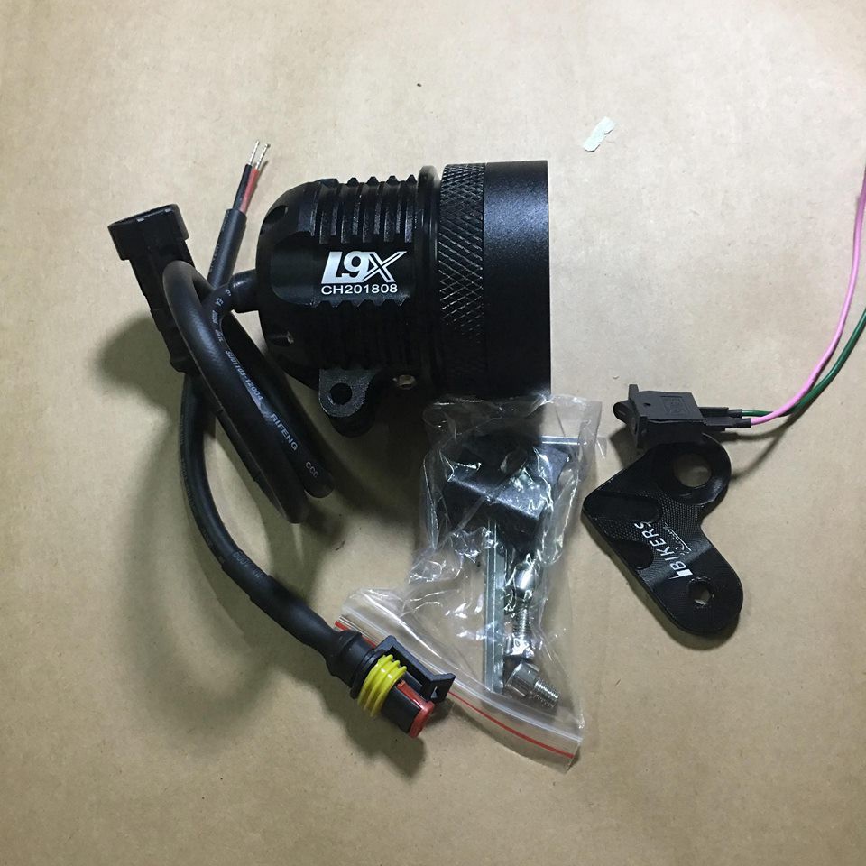 Đèn trợ sáng L9X cree tặng kèm pát gương và c.tắc