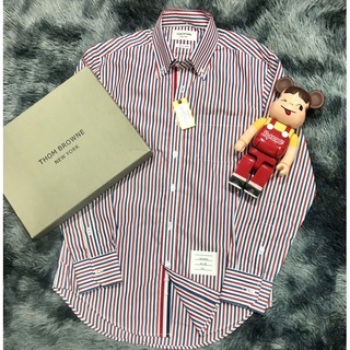 Áo sơ mi Thom Brown sọc đỏ đen, viền khuy áo