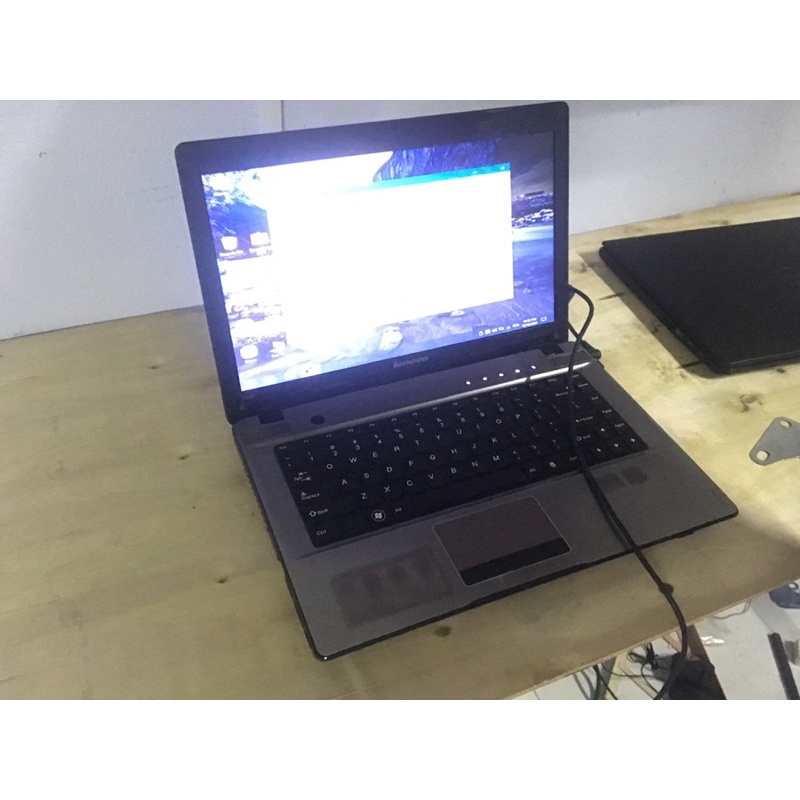 Laptop Lenovo core i5 2450M