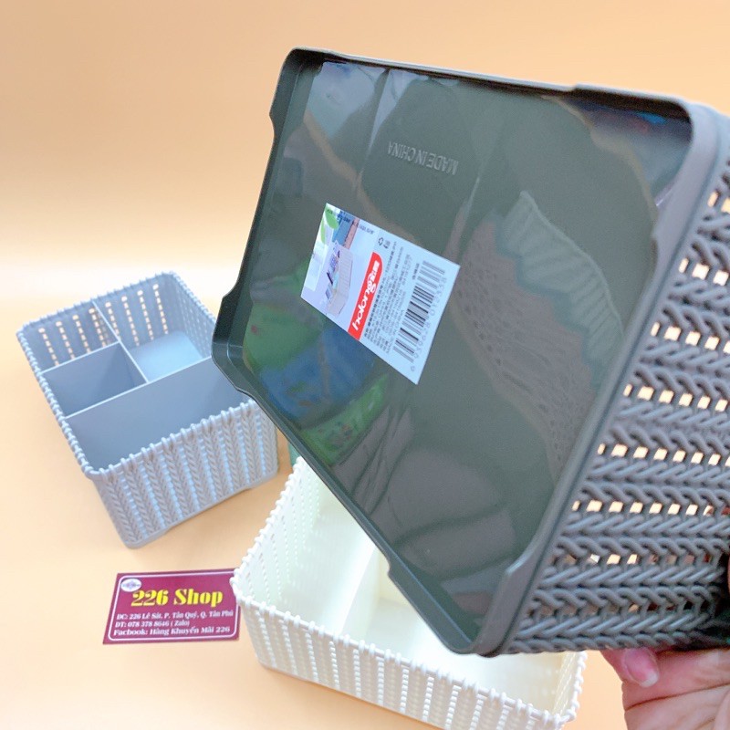 Khay nhựa nhiều ngăn để bàn dáng chữ nhật Hồ Long  .Kích thước 19x13x10