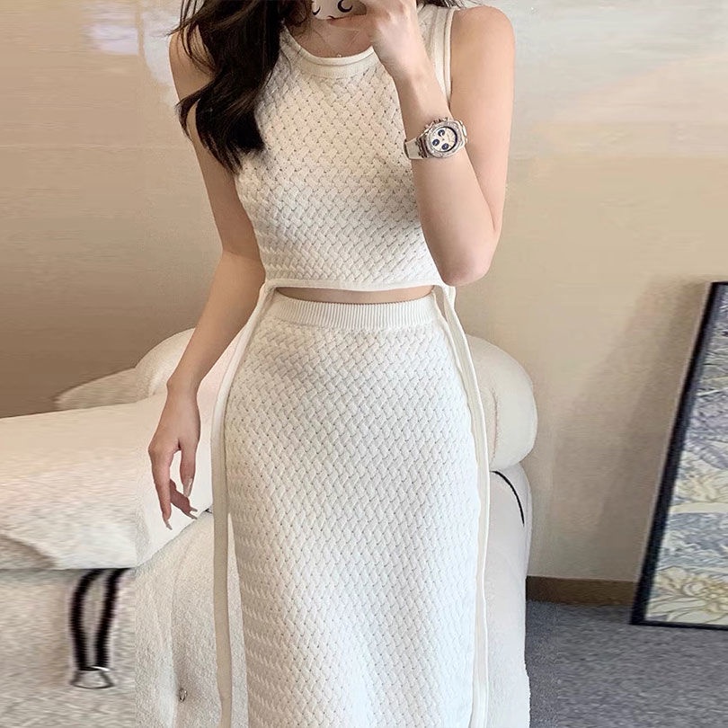 Set Áo Thun Ngắn Tay + Chân Váy Thời Trang Dành Cho Nữ