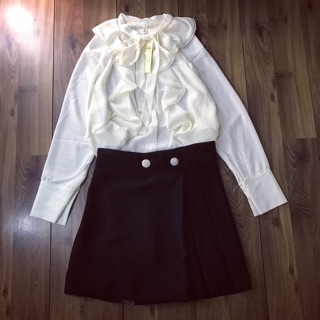 Áo sơmi cổ ngọc bèo