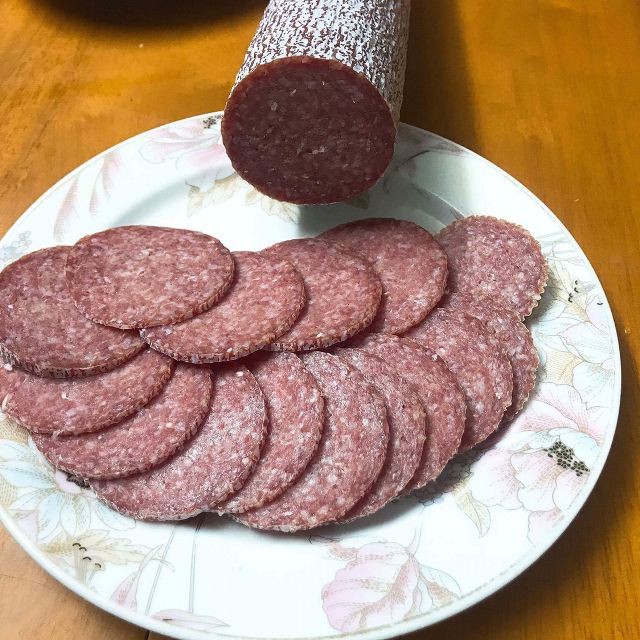 SALAMI ĐỨC - Loại Khủng  650g( 1 dạng Xúc Xích Đức)