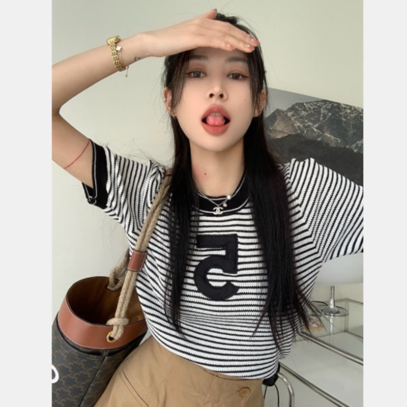 Áo Dệt Kim Ngắn Tay Cổ Tròn Ôm Dáng Họa Tiết Kẻ Sọc Màu Sắc Tương Phản Trẻ Trung