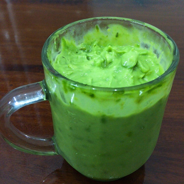 1 kg Bơ Booth tại vườn không qua trung gian quả to đều