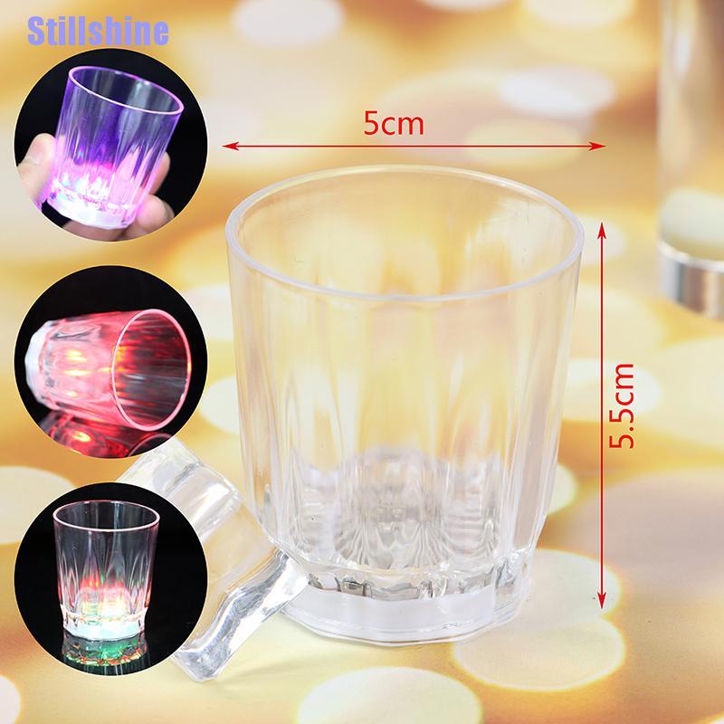 Ly thủy tinh uống rượu có đèn led nhiều màu sắc độc đáo