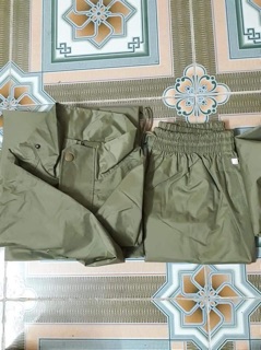Bộ quần áo đi mưa