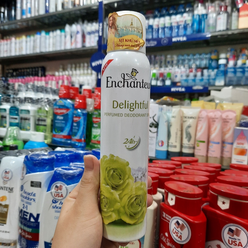 Enchanteur xịt khử mùi Delightful xanh lá 150ml