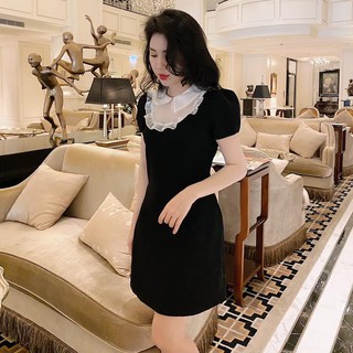 Váy đen cổ ren trắng Ruby