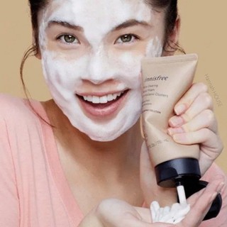 Sữa rửa mặt Innisfree tro núi lửa (da dầu, da hỗn hợp, da mụn) - 150ml