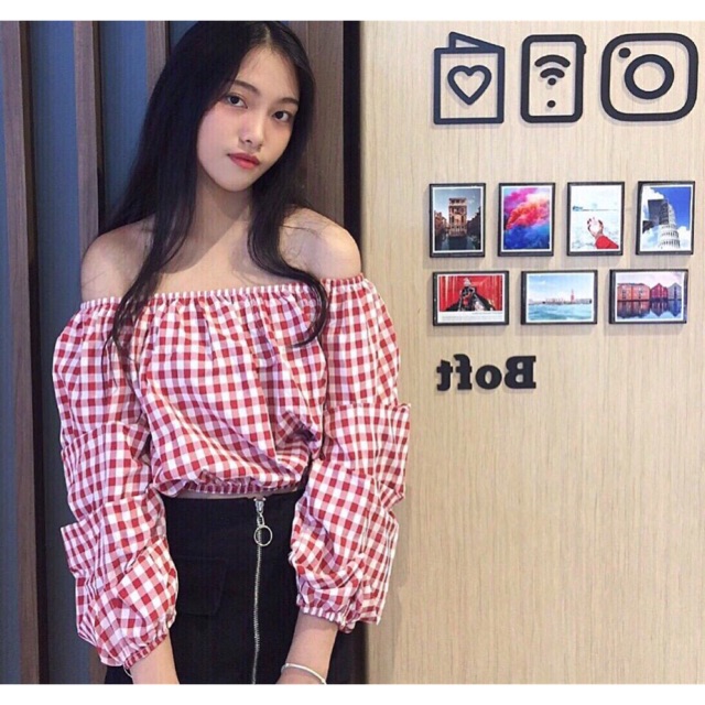 Áo caro đỏ trễ vai tay phồng dài.❤️