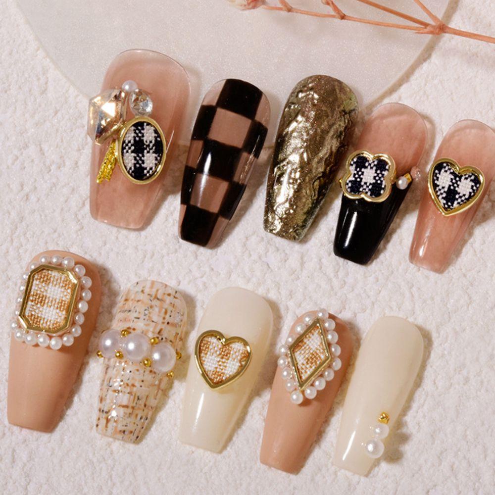 Phụ Kiện Trang Trí Móng Tay Trái Tim Họa Tiết Kẻ Sọc Màu Trắng DIY