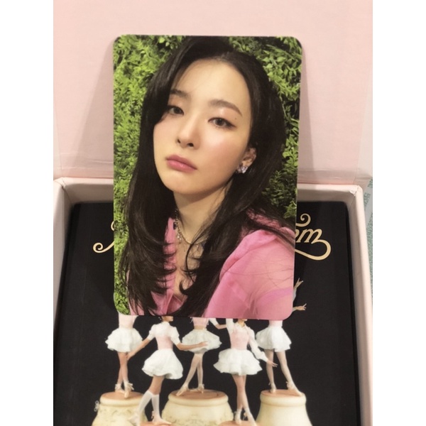 Card Red Velvet Seulgi OFFICIAL có chữ kí bóc từ album Feel My Rhythm (có video check)