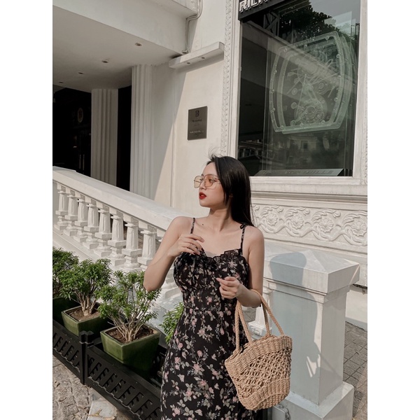 VÁY HAI DÂY HOA ĐEN