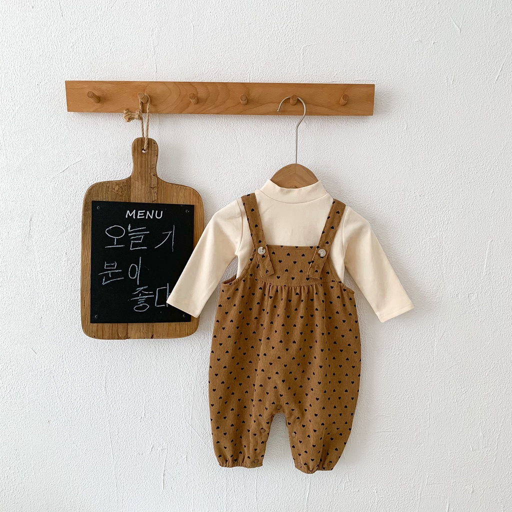 Set Áo Thun Tay Dài &amp; Quần Yếm In Trái Tim Cho Trẻ Sơ Sinh