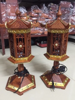 Đèn Thờ Gỗ Hương