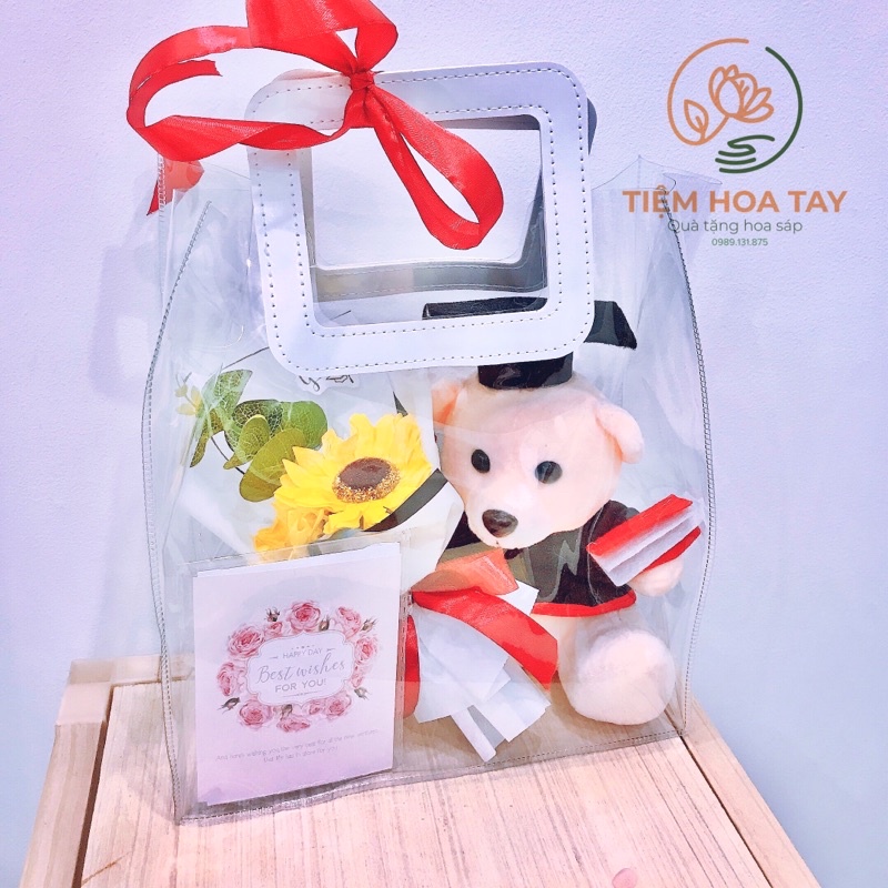 Set quà tặng gấu bông tốt nghiệp kèm hoa sáp hướng dương và túi thiệp