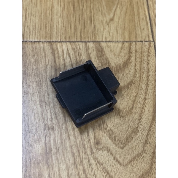 Chân Gài Pin Makita