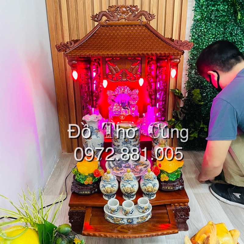 Bộ đồ thờ thần tài  Men rạn đắp nổi cao cấp ban mái đình gỗ hương