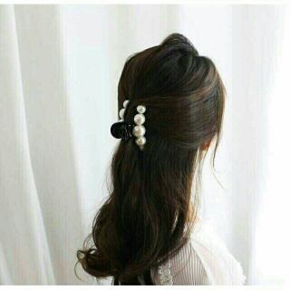 Kẹp tóc đính hạt xinh xắn