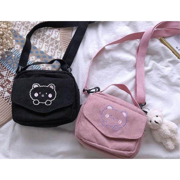 Túi Đeo Chéo Dáng Vuông Nhỏ Vải Nhung Mềm Hình Gấu Dễ Thương Kiểu Retro Cho Nữ