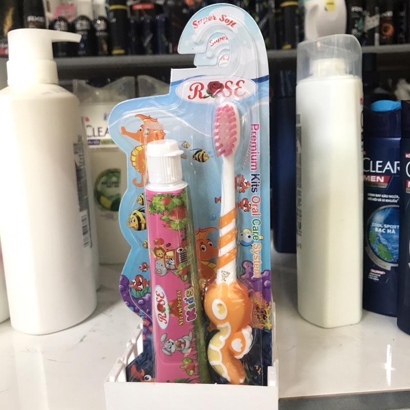 Bàn Chải Đánh Răng và Kem Đánh Răng Cho Bé Rose