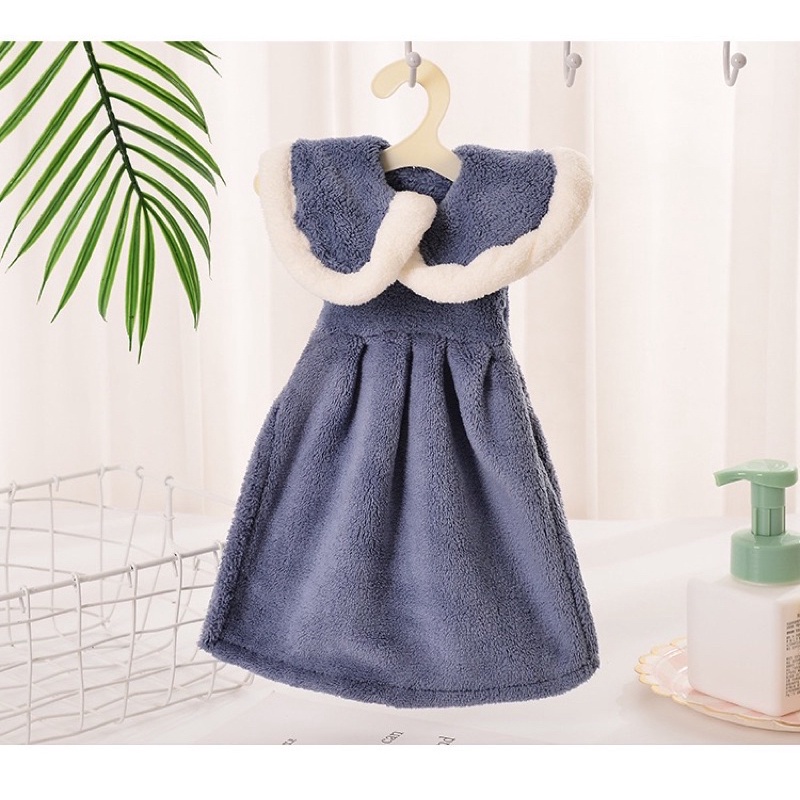 Khăn lau tay hình chiếc váy cute vải mịn kèm móc treo hình móc áo