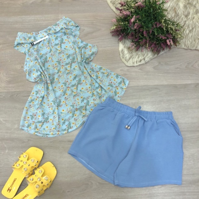 Set bộ đồ nữ cổ yếm áo voan quần đũi | BigBuy360 - bigbuy360.vn