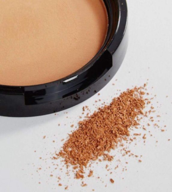 PHẤN TẠO KHỐI NYX MATTE BRONZER.