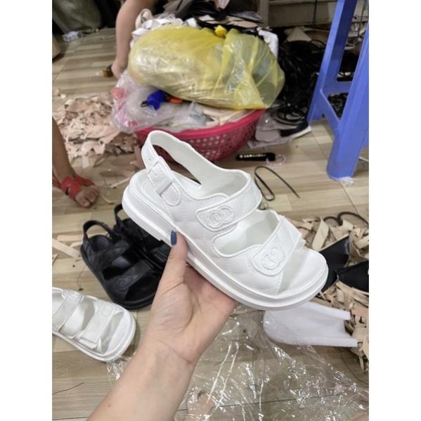 DÉP SANDAL NHỰA CÀI KHUY MẪU 2022