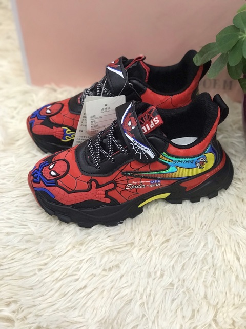 Giầy thể thao nhện siêu nhẹ