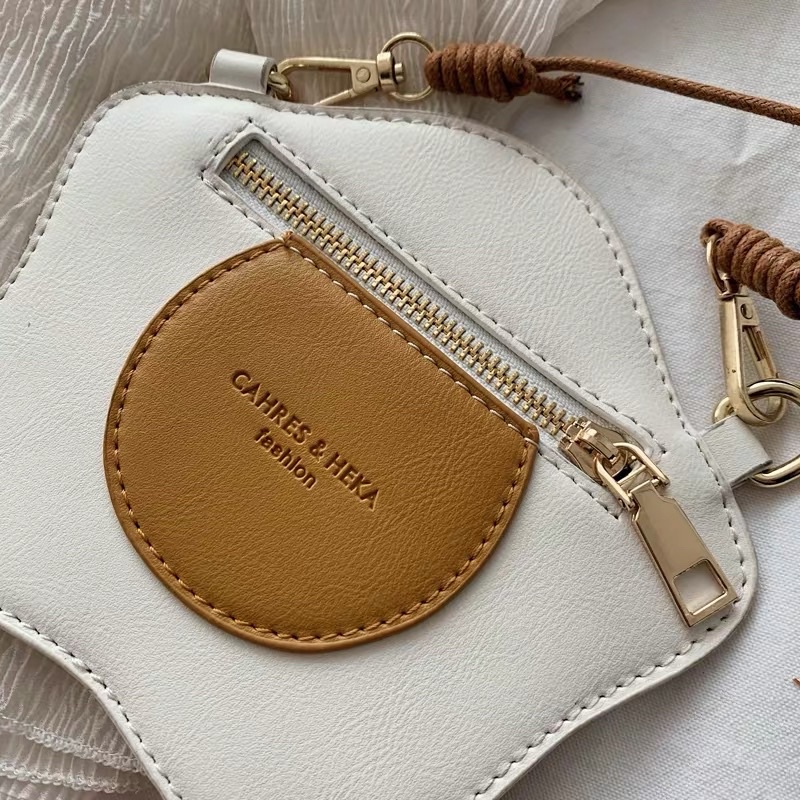 Set Túi Đeo Dây Hình Bánh Mì Và Trứng Ốp La Đáng Yêu