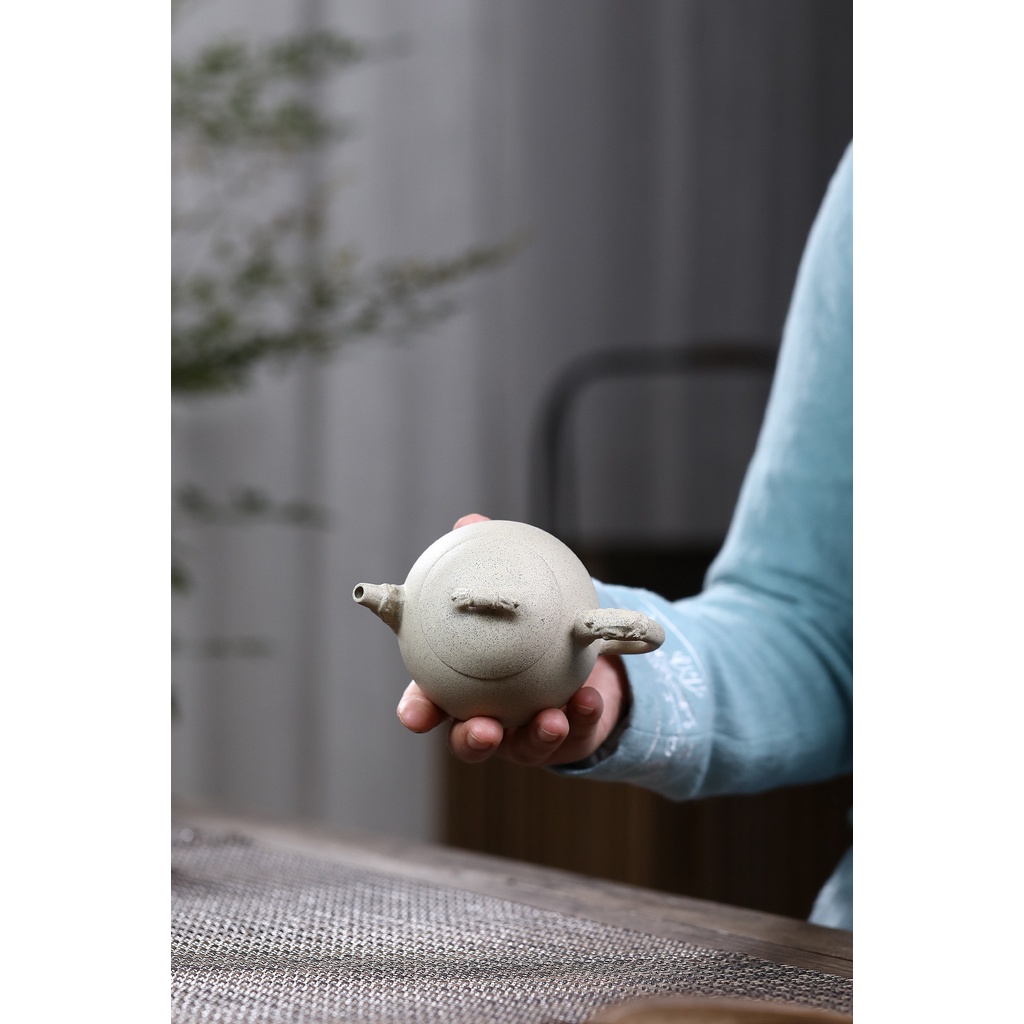 Ấm Tử Sa Nghi Hưng Tần Quyền Song Long 220 ml (Bạch Đoạn Nê)