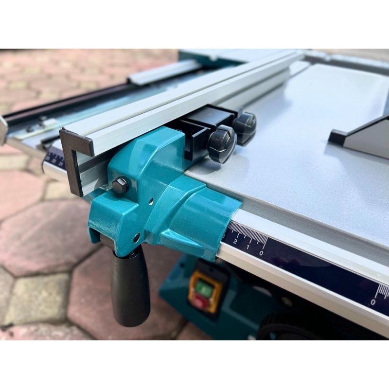 Máy cưa bàn Makita MLT100